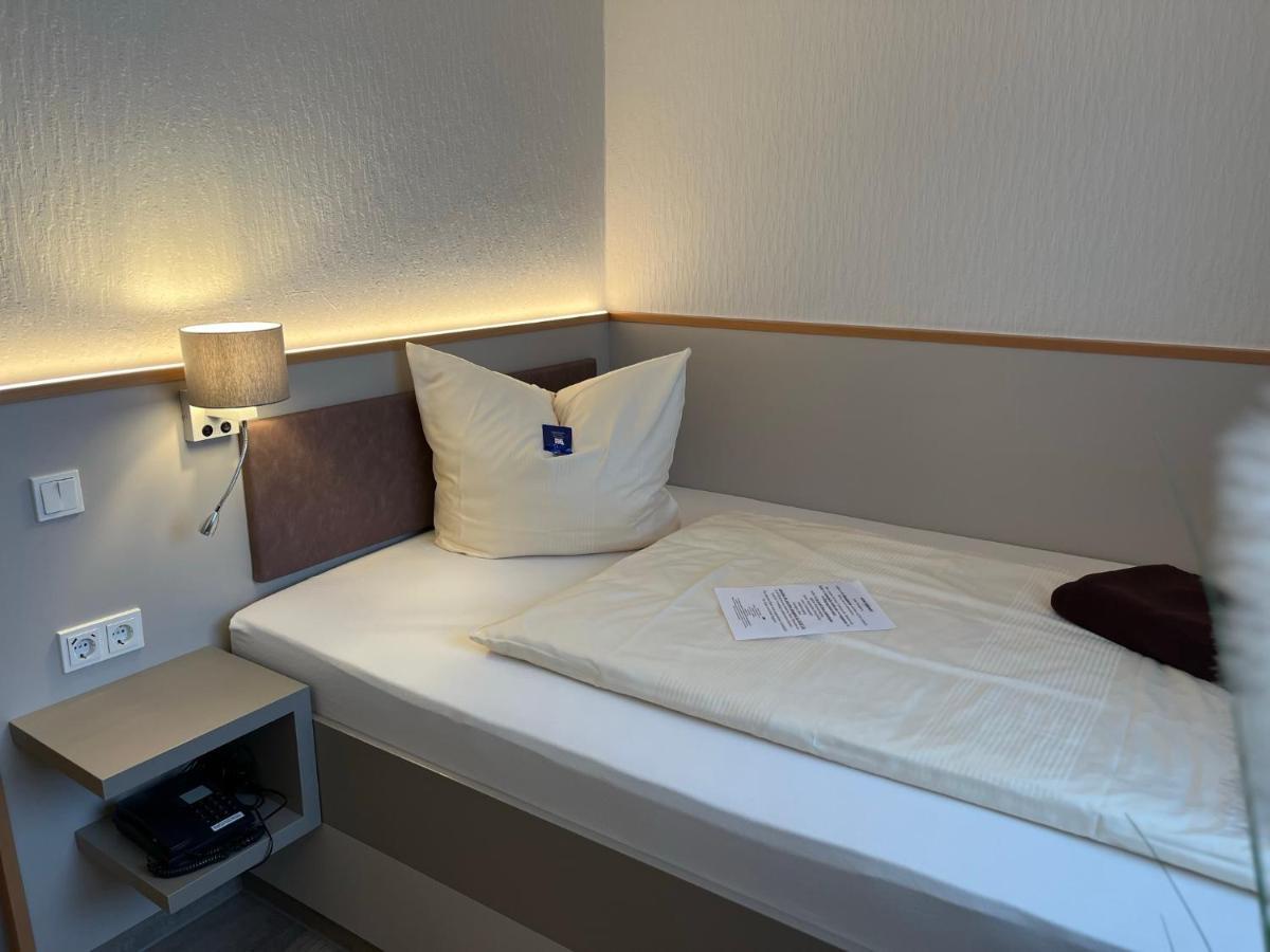 Stadt-Gut-Hotel Siegboot Siegen Extérieur photo
