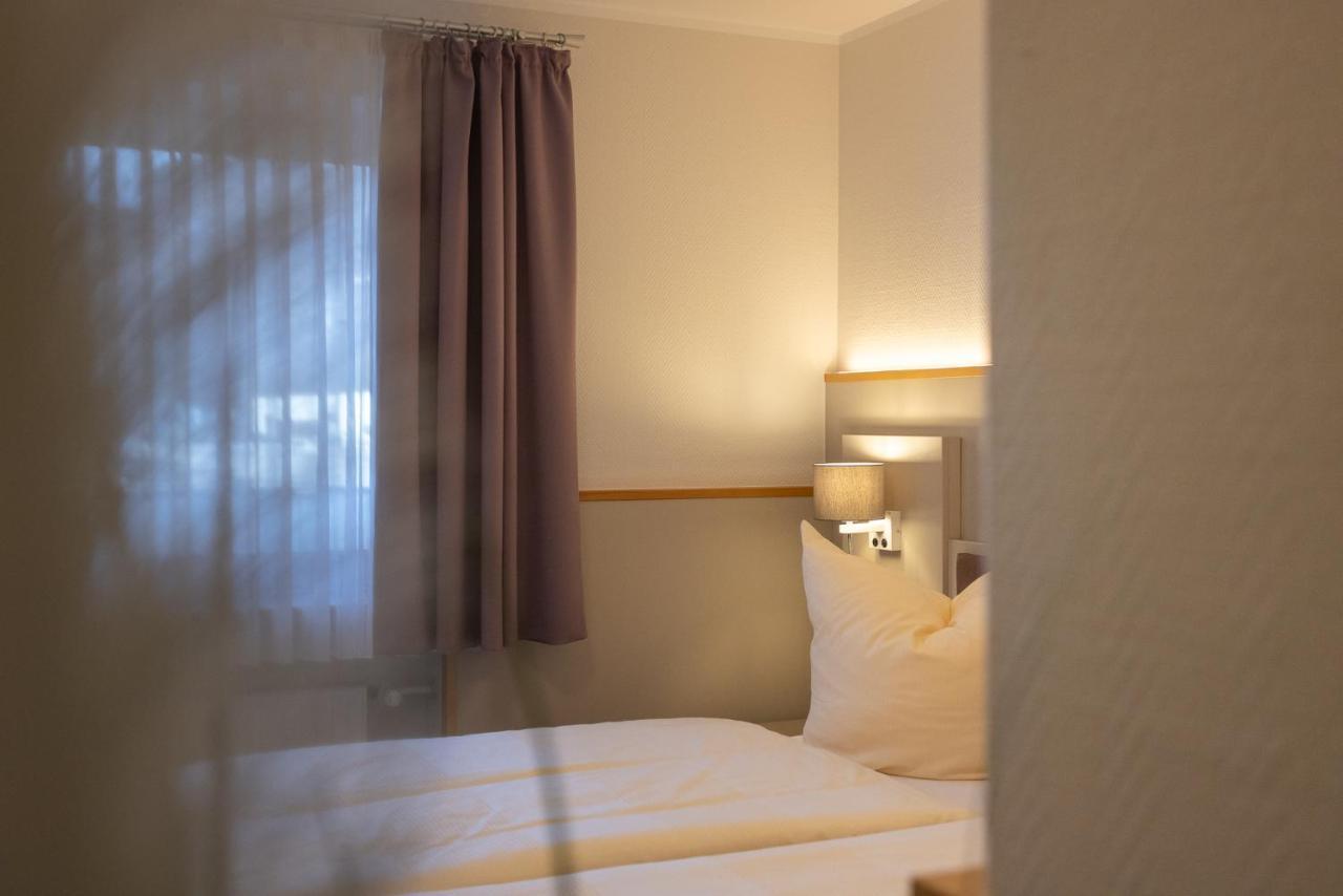 Stadt-Gut-Hotel Siegboot Siegen Extérieur photo