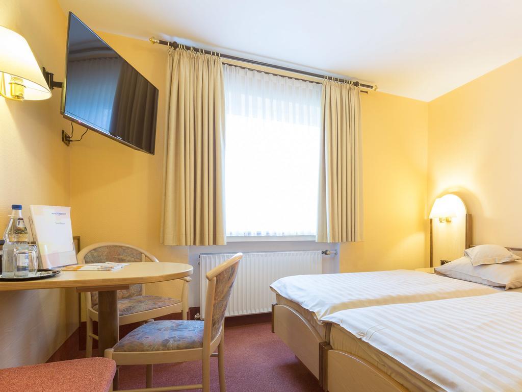 Stadt-Gut-Hotel Siegboot Siegen Extérieur photo