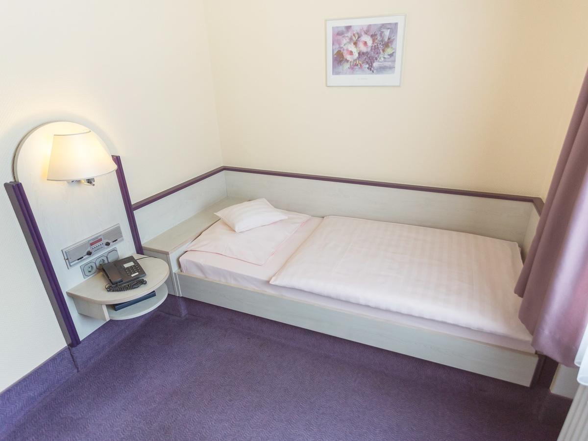 Stadt-Gut-Hotel Siegboot Siegen Extérieur photo